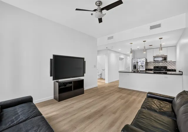Photo 3 of Condo for sale at 1200 Main St #1708, Dallas, TX 75202 | MLS# 21350691 | Listing updated on 2026-09-12