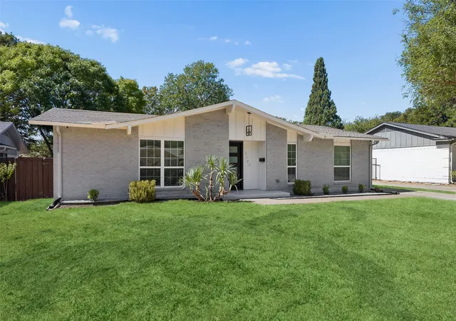Photo 3 of Single family home for sale at 8148 Clear Springs Rd, Dallas, TX 75240 | MLS# 21371126 | Listing updated on 2026-10-20