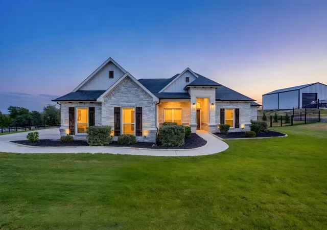 Photo 1 of Single family home for sale at 139 Oak Meadow Ln, Weatherford, TX 76085 | MLS# 21371128 | Listing updated on 2026-09-09