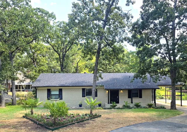 Photo 1 of Single family home for sale at 243 Shoreline Dr, Star Harbor, TX 75148 | MLS# 21331104 | Listing updated on 2026-09-29