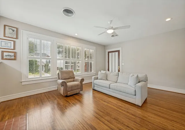 Photo 3 of Sale Pending at 1320 Virginia Pl, Fort Worth, TX 76107 | MLS# 21369009 | Listing updated on 2026-09-09
