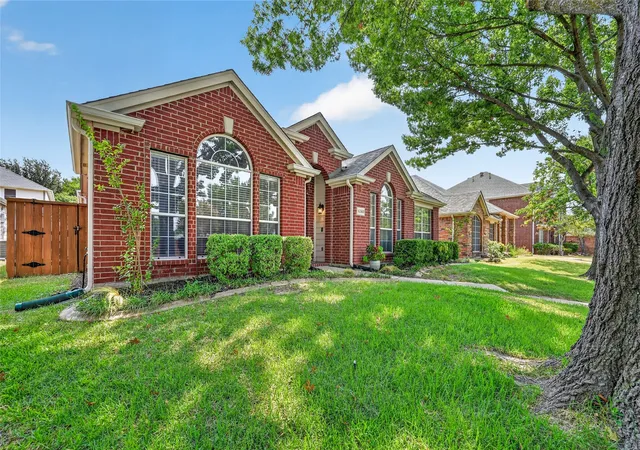 Photo 1 of Single family home for sale at 6560 Plantation Ln, Frisco, TX 75035 | MLS# 21371875 | Listing updated on 2026-09-12