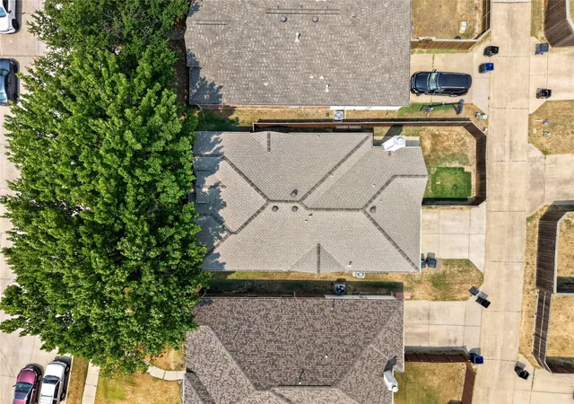 Photo 3 of Single family home for sale at 6560 Plantation Ln, Frisco, TX 75035 | MLS# 21371875 | Listing updated on 2026-09-12