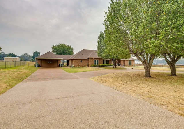 Photo 3 of Single family home for sale at 3113 County Road 530b, Burleson, TX 76028 | MLS# 21370097 | Listing updated on 2026-10-02