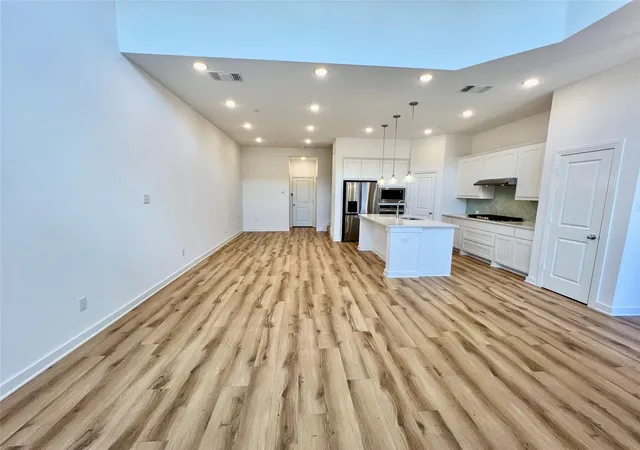 Photo 4 of Townhouse for sale at 3708 Queen Rd, Sherman, TX 75090 | MLS# 21372557 | Listing updated on 2026-09-14