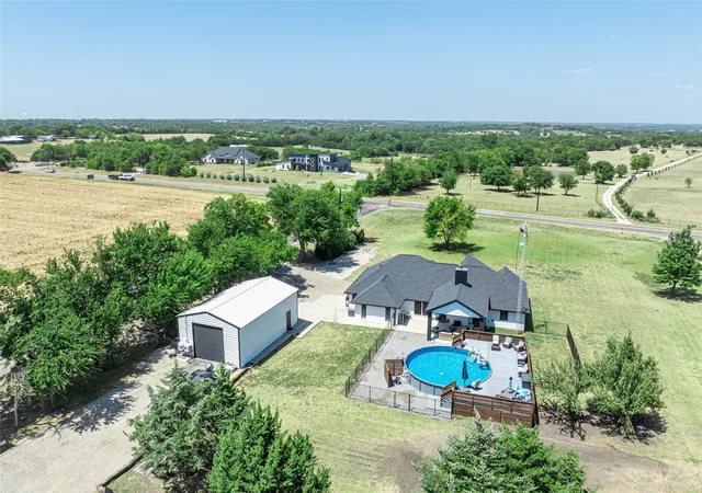 Photo 2 of Single family home for sale at 840 Fm 3133, Van Alstyne, TX 75495 | MLS# 21372570 | Listing updated on 2026-10-07