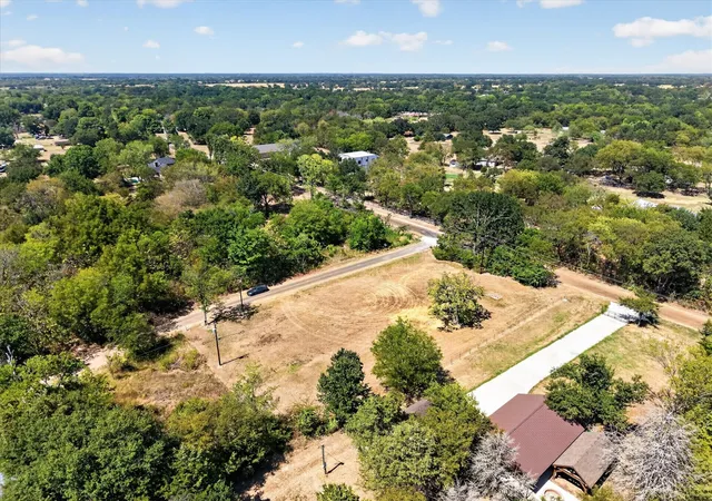 Photo 4 of Sale Pending at 12226 County Road 316, Terrell, TX 75161 | MLS# 21372596 | Listing updated on 2026-09-29