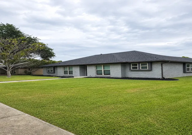 Photo 3 of Single family home for sale at 1922 Camden Wy, Carrollton, TX 75007 | MLS# 21369242 | Listing updated on 2026-09-18