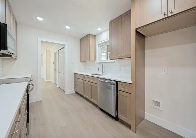 Photo 2 of Single family home for sale at 6904 Jewell Ave, Fort Worth, TX 76112 | MLS# 21372023 | Listing updated on 2026-09-12