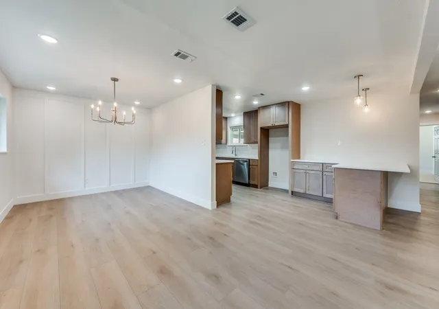 Photo 3 of Single family home for sale at 6904 Jewell Ave, Fort Worth, TX 76112 | MLS# 21372023 | Listing updated on 2026-09-12