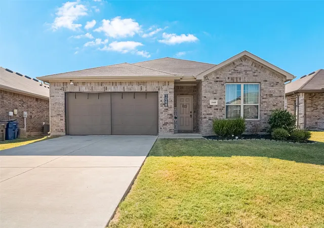 Photo 1 of Single family home for sale at 1048 Waverly Dr, Van Alstyne, TX 75495 | MLS# 21372645 | Listing updated on 2026-09-18