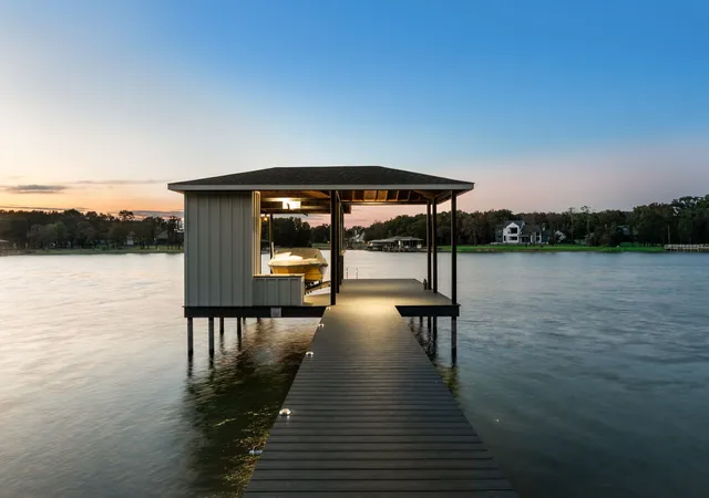 Photo 2 of Single family home for sale at 1121 The Shores Dr, Corsicana, TX 75109 | MLS# 21370795 | Listing updated on 2026-09-14