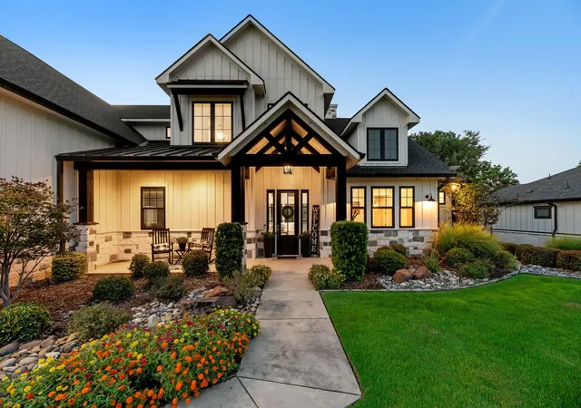 Photo 3 of Single family home for sale at 1121 The Shores Dr, Corsicana, TX 75109 | MLS# 21370795 | Listing updated on 2026-09-19