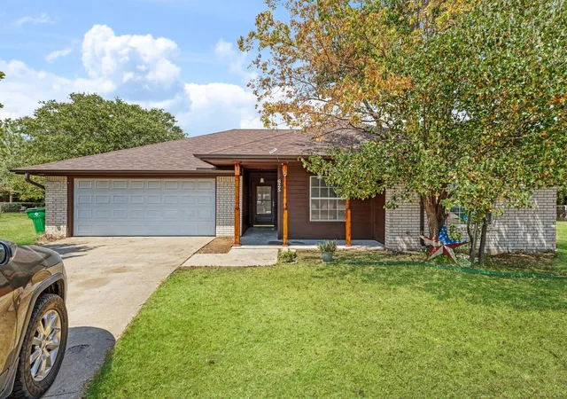 Photo 1 of Single family home for sale at 625 Linda Ct, Joshua, TX 76058 | MLS# 21372658 | Listing updated on 2026-10-06