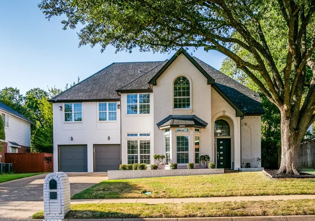Photo 1 of Single family home for sale at 3001 Redstone Dr, Arlington, TX 76001 | MLS# 21368907 | Listing updated on 2026-10-03