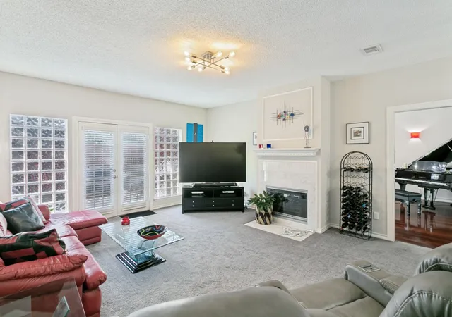 Photo 2 of Single family home for sale at 3001 Redstone Dr, Arlington, TX 76001 | MLS# 21368907 | Listing updated on 2026-10-03
