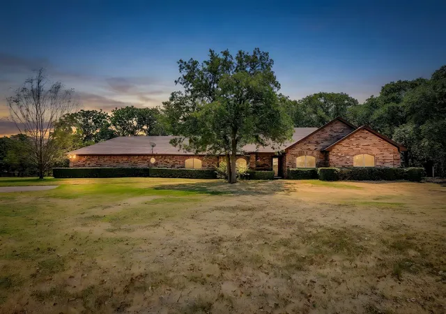 Photo 1 of Single family home for sale at 10100 Crestline Trl, Burleson, TX 76028 | MLS# 21372375 | Listing updated on 2026-09-17