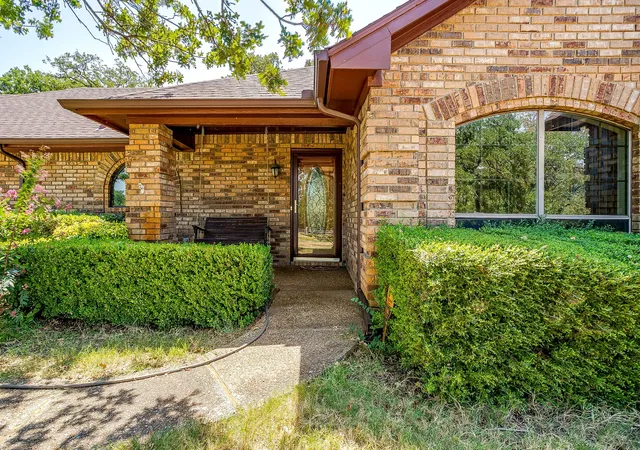 Photo 3 of Single family home for sale at 10100 Crestline Trl, Burleson, TX 76028 | MLS# 21372375 | Listing updated on 2026-09-17