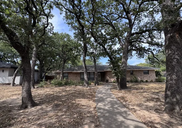 Single family home for sale at 806 Sharpshire St, Grand Prairie, TX 75050 | MLS# 21372687