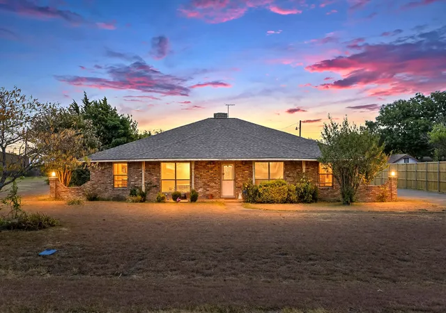 Photo 1 of Single family home for sale at 514 Sunflower St, Red Oak, TX 75154 | MLS# 21367978 | Listing updated on 2026-09-12