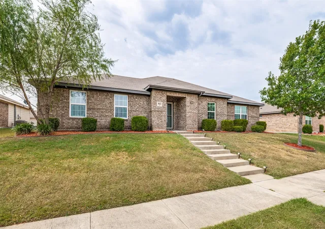 Photo 2 of Single family home for sale at 4022 Meadow Canyon Dr, Lancaster, TX 75146 | MLS# 21372039 | Listing updated on 2026-09-12