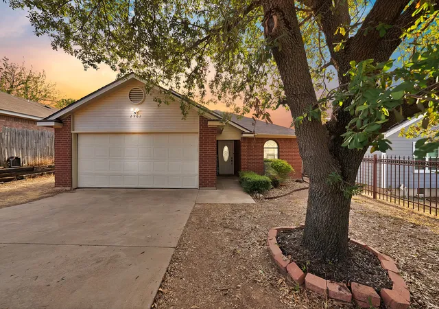 Photo 1 of Single family home for sale at 2961 Roosevelt Ave, Fort Worth, TX 76106 | MLS# 21371594 | Listing updated on 2026-09-27