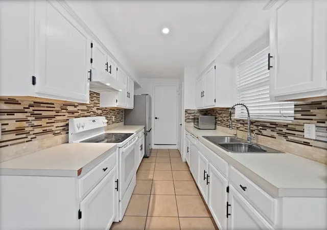 Photo 3 of Single family home for sale at 2961 Roosevelt Ave, Fort Worth, TX 76106 | MLS# 21371594 | Listing updated on 2026-09-27