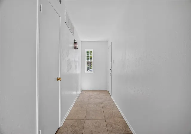 Photo 3 of Sale Pending at 4000 Ridglea Country Club Dr #102, Fort Worth, TX 76126 | MLS# 21370884 | Listing updated on 2026-09-10