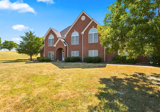Photo 3 of Single family home for sale at 16582 Us Hwy 82 E, Honey Grove, TX 75446 | MLS# 21370087 | Listing updated on 2026-09-14