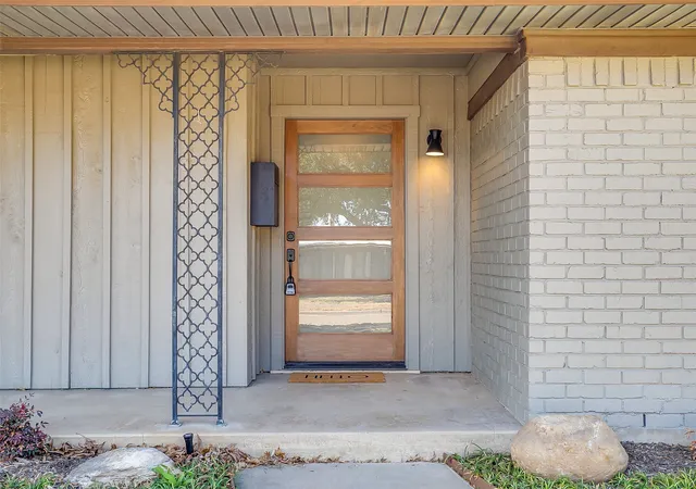 Photo 2 of Single family home for sale at 6940 Bal Lake Dr, Fort Worth, TX 76116 | MLS# 21367645 | Listing updated on 2026-09-13