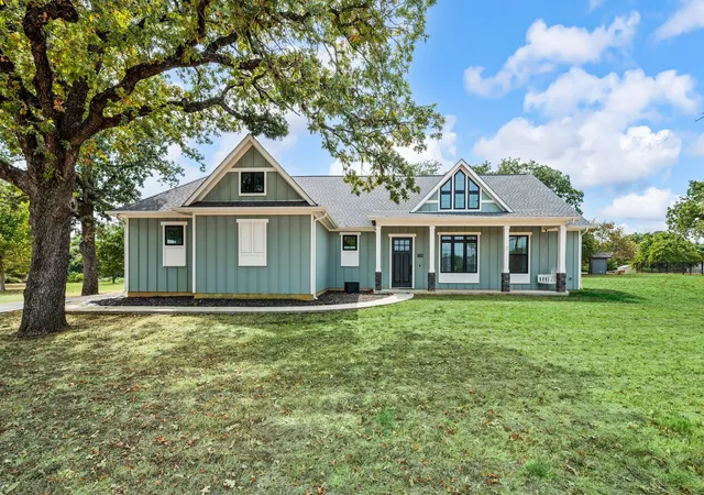 Photo 1 of Single family home for sale at 1350 Randol Ml Ave, Roanoke, TX 76262 | MLS# 21372781 | Listing updated on 2026-09-14
