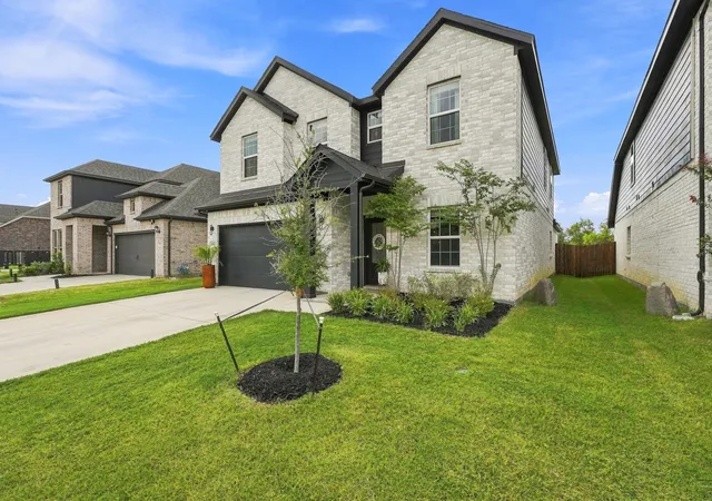 Photo 2 of Single family home for sale at 3905 Bluestem Blvd, Denton, TX 76226 | MLS# 21360992 | Listing updated on 2026-10-05