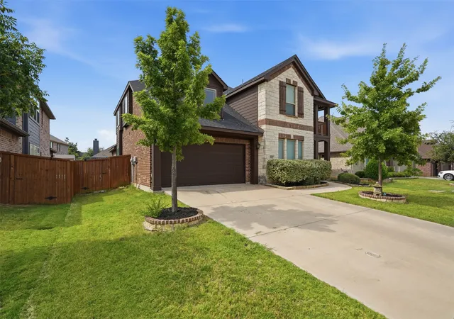 Photo 1 of Single family home for sale at 1112 Bear Oak Dr, Burleson, TX 76028 | MLS# 21371781 | Listing updated on 2026-09-13
