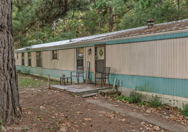 Photo 3 of Manufactured home for sale at 1201 Gray Lake Dr, Haughton, LA 71067 | MLS# 21372861 | Listing updated on 2026-09-15