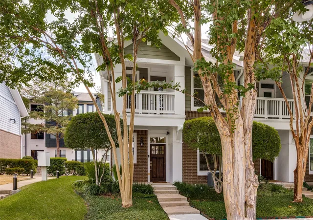Photo 1 of Townhouse for sale at 1852 Summit Ave, Dallas, TX 75206 | MLS# 21371572 | Listing updated on 2026-09-12