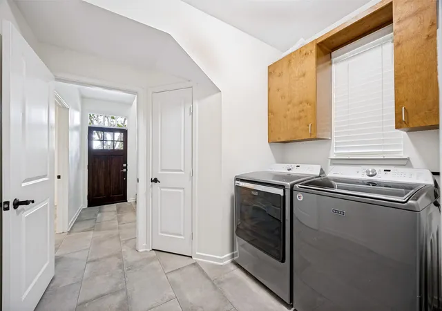 Photo 3 of Townhouse for sale at 1852 Summit Ave, Dallas, TX 75206 | MLS# 21371572 | Listing updated on 2026-09-12