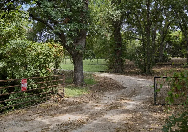 Photo 2 of Land for sale at 7505 Cr 201, Mc Kinney, TX 75071 | MLS# 21351544 | Listing updated on 2026-09-14