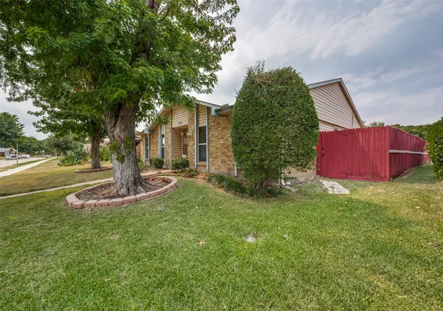 Photo 2 of Single family home for sale at 450 Woodhurst Dr, Coppell, TX 75019 | MLS# 21372921 | Listing updated on 2026-10-03