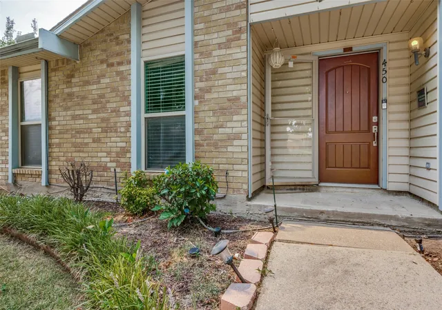 Photo 3 of Single family home for sale at 450 Woodhurst Dr, Coppell, TX 75019 | MLS# 21372921 | Listing updated on 2026-10-03