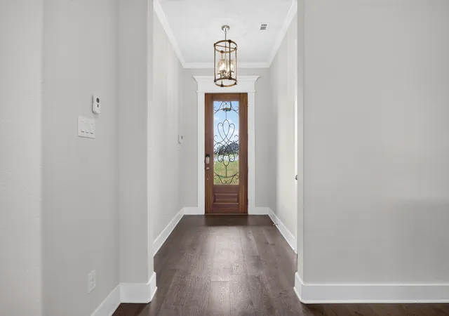 Photo 4 of Single family home for sale at 10 Tamminga Trl, Waxahachie, TX 75167 | MLS# 21370512 | Listing updated on 2026-09-13