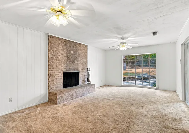 Photo 3 of Single family home for sale at 113 Wildwood Ct, Azle, TX 76020 | MLS# 21372993 | Listing updated on 2026-09-11