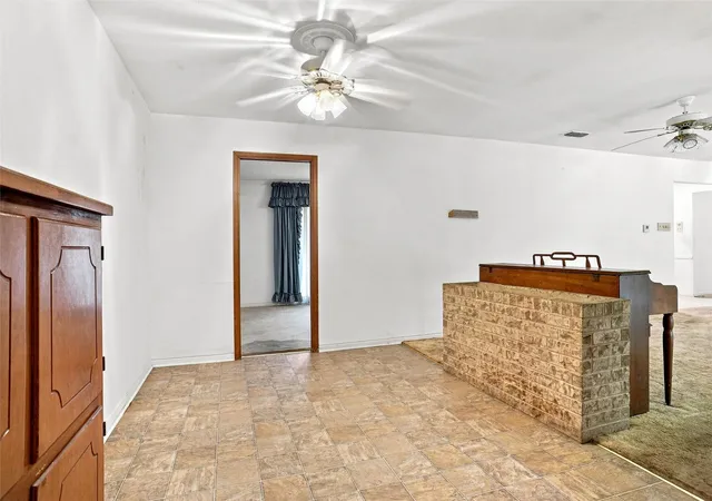Photo 4 of Single family home for sale at 113 Wildwood Ct, Azle, TX 76020 | MLS# 21372993 | Listing updated on 2026-09-11