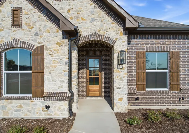 Photo 3 of Single family home for sale at 685 County Road 4530, Decatur, TX 76234 | MLS# 21372009 | Listing updated on 2026-09-14