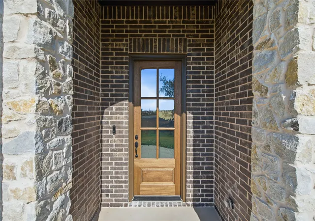 Photo 3 of Single family home for sale at 685 County Road 4530, Decatur, TX 76234 | MLS# 21372009 | Listing updated on 2026-09-14
