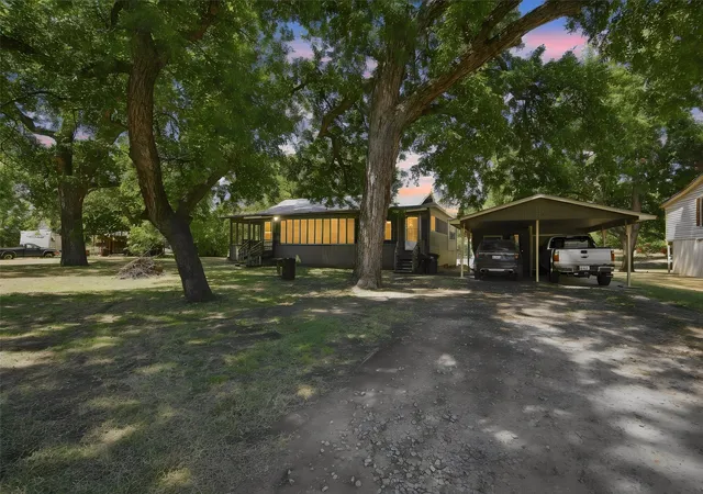Photo 3 of Single family home for sale at 7094 Horseshoe Bend Trl, Weatherford, TX 76087 | MLS# 21373000 | Listing updated on 2026-10-06