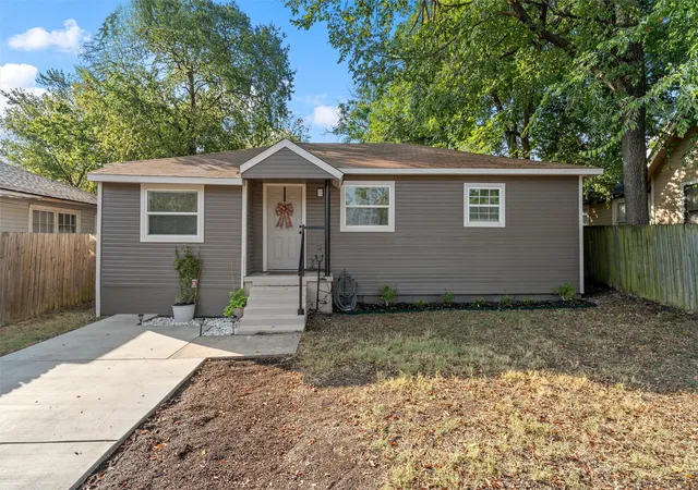 Photo 2 of Single family home for sale at 2112 Lasker Ave, Waco, TX 76707 | MLS# 21372181 | Listing updated on 2026-09-08