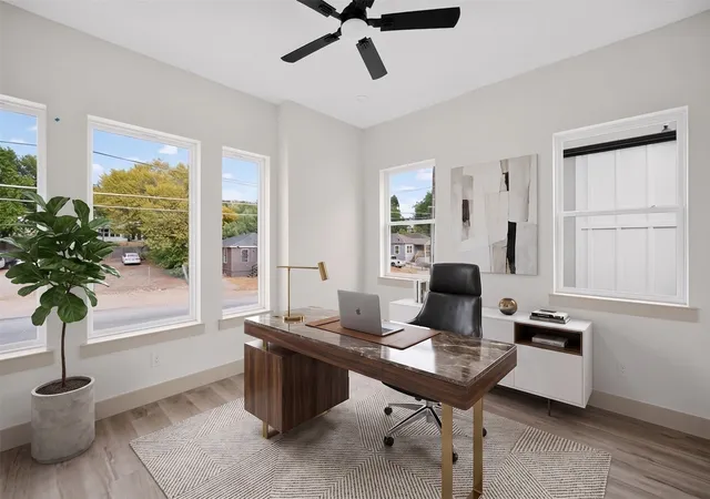 Photo 4 of Single family home for sale at 341 Bonnie View Rd, Dallas, TX 75203 | MLS# 21372303 | Listing updated on 2026-09-12