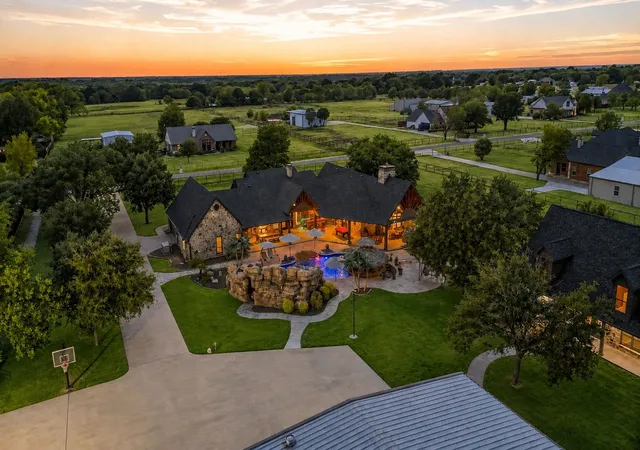 Photo 2 of Mansion for sale at 8129 County Road 2419, Royse City, TX 75189 | MLS# 21372987 | Listing updated on 2026-09-10