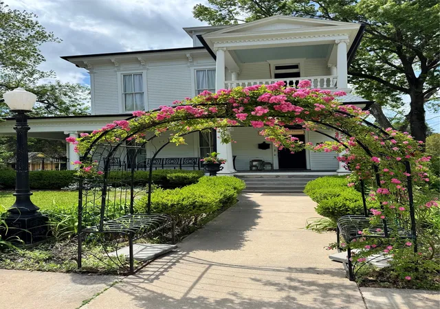 Photo 2 of Single family home for sale at 319 S Denton St, Gainesville, TX 76240 | MLS# 21372693 | Listing updated on 2026-10-06