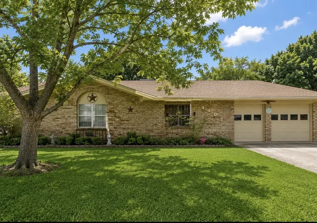 Photo 2 of Single family home for sale at 4407 Mcarthur Cir, Brownwood, TX 76801 | MLS# 21369716 | Listing updated on 2026-10-07